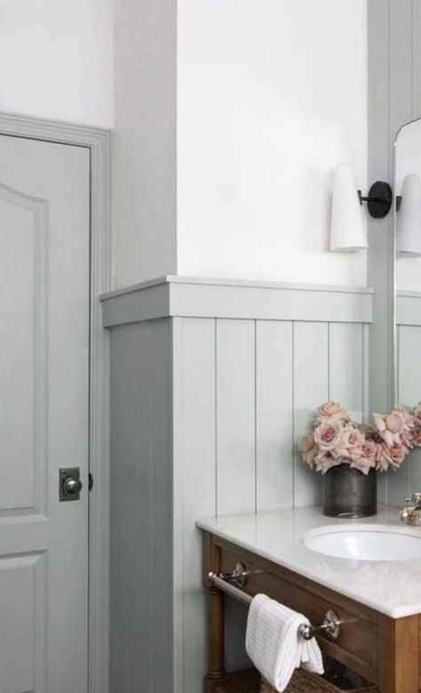 Wainscoting Ideas Bathroom, Vibes Bathroom, Bathroom Wainscoting Ideas, Bathroom Vibes, Beadboard Bathroom, Beadboard Wainscoting, Wainscoting Bathroom, Bathroom Stand, Bathroom Paneling