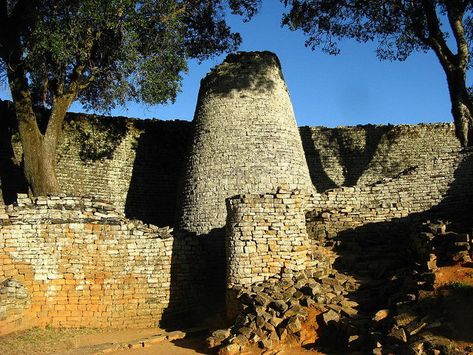 Great Zimbabwe Ruins Great Zimbabwe, Zimbabwe Flag, All About Africa, Ruined City, Africa Do Sul, 11th Century, Southern Africa, Ancient Ruins, National Monuments