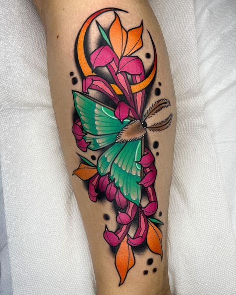 Neo Traditional Tattoo Color Palette, Neotrad Butterfly Tattoo, Neo Traditional Flowers Tattoo, Butterfly Tattoo Neo Traditional, Bright Color Tattoo, Vivid Tattoos, Japanese Neotraditional, Foundation Tattoo, Bright Colorful Tattoos