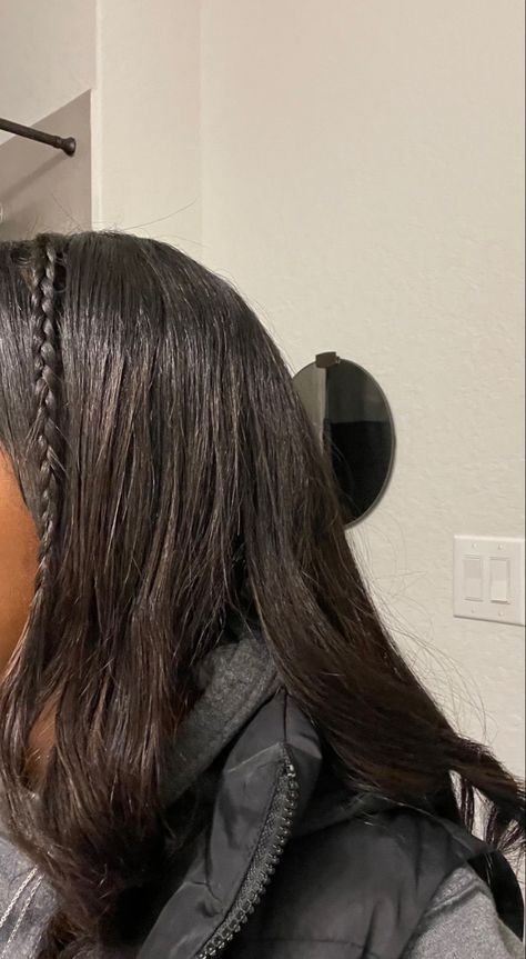 Braids That Look Like Natural Hair, Hairstyles Straightened Hair, Medium Flat Iron Hair Styles, How To Flat Iron Natural Hair, Natural Hairstyles Straight Hair, Hairstyles For Flat Ironed Hair Black, 4c Straightened Hairstyles, Straightened 4c Hair, Straightened Hairstyles For Black Hair