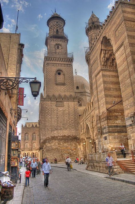 old Cairo, EGYPT Egypt Outfit, Egypt City, Egypt Wallpaper, Old Cairo, Starověký Egypt, Life In Egypt, Modern Egypt, Walking Down The Street, Old Egypt