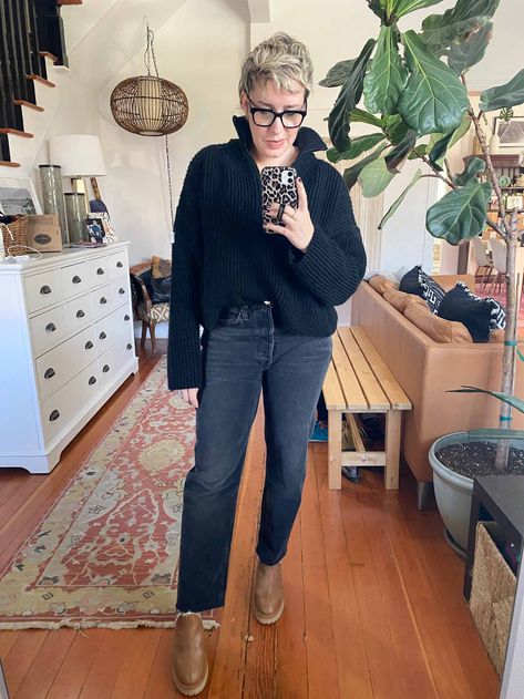 Straight Leg Black Jeans Outfit, Straight Ankle Jeans Outfit Winter, Black Crop Jeans Outfit, Black Cropped Jeans Outfit, Straight Leg Black Jeans Outfits, Levis Straight Leg Jeans Outfit, Straight Black Jeans Outfit, Black Washed Jeans Outfit, Black Straight Jeans Outfit