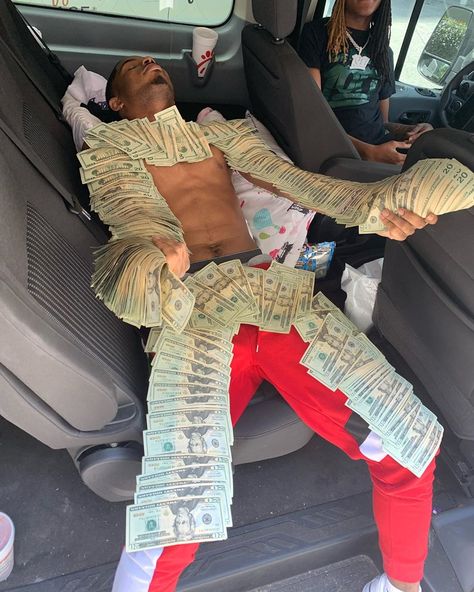 44.5k Likes, 1,498 Comments - The Main Slime🐍 (@poohshiesty) on Instagram: “#SpreadChallenge 🦚 Is Now Officially Started ‼️ Tag Somebody That Can Top This 👀” Pooh Shiesty, Mo Money, Gangsta Style, Funny Memes About Girls, Fake Money, Money Stacks, Money On My Mind, Memes Of The Day, Friend Memes