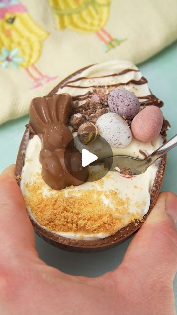 Planet Food on Instagram: "Easter just got a whole lot sweeter with this Cheesecake Easter Egg hack! 🐣 Indulge in the perfect blend of creamy cheesecake, crunchy biscuits, and chocolatey goodness. It's a must try treat that'll make your Easter egg-stra special! 🐥✨

🐣 Just take and easter egg and carefully split it in half and set aside
🐥 Blitz up 100g of digestive biscuits until they are crumbs and add 1tbsp of the crumb to one half of your egg
🐣 In a bowl add 165g of cream cheese, 1tbsp of vanilla bean paste or essence and then 150g of caster sugar or icing sugar, whisk until combine and the texture is loose
🐥 Spoon in your cheesecake mixture until the egg is filled
🐣 Drizzle the top half with some melted nutella and then add some left over crushed biscuit to the bottom
🐥 Now plac Cheesecake Easter, Cheesecake Mixture, Crunchy Biscuits, Egg Hacks, Vanilla Bean Paste, Digestive Biscuits, Creamy Cheesecake, Icing Sugar, Caster Sugar