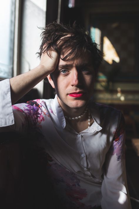 Queer Photoshoot, Ezra Furman, Queer Photography, Queer Culture, Inspiration Photography, Him Band, People Talk, Portrait Photo, American Singers