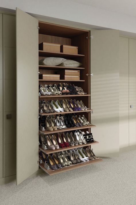 Genoa Bedroom Shoe Rack http://www.daval-furniture.co.uk/genoa/ Shoe Storage Inside Wardrobe, Ideas Armario, Shoe Cupboard, Wardrobe Systems, Closet Shoe Storage, Timeless Interior, Storage Idea, Fitted Wardrobes, Dream Closets