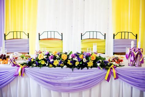 Yellow Wedding Favors, Purple And Yellow Wedding, Light Yellow Weddings, Purple Table Settings, Purple Wedding Tables, Yellow Wedding Decorations, Yellow Weddings, Yellow Wedding Cake, Purple Reception