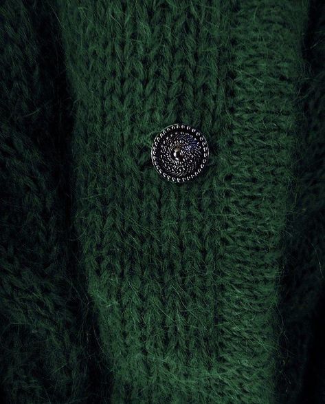 Green Academia, Slytherin Pride, Dark Green Aesthetic, Slytherin Aesthetic, Luna Lovegood, Draco Malfoy, Green Aesthetic, Deep Green, Hunter Green