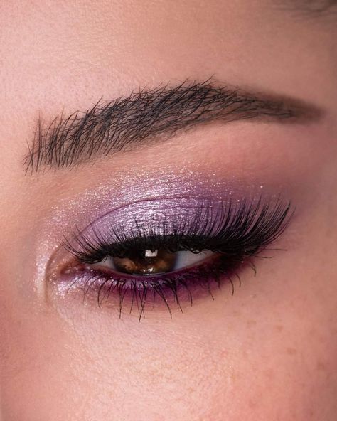 Mauve Purple Eyeshadow Looks, Makeup That Goes With Lavender Dress, Makeup With Purple Dress, Purple Prom Makeup, Purple Wedding Makeup, Sweet 16 Makeup, Quince Makeup, Simple Prom Makeup, Prom Makeup For Brown Eyes