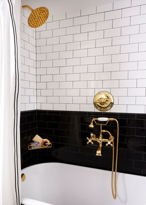 Freestanding Tub Ideas, Freestanding Bathtub Ideas, Neutral Bathrooms Designs, Black And White Tile Bathroom, White Tile Bathroom, Bathroom Tub Shower Combo, White Subway Tile Shower, Midcentury Modern Bathroom, Black And White Tiles Bathroom