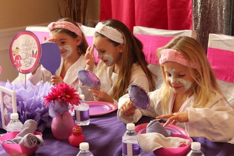 Spa Birthday Party Ideas for Kids by Girly-Girl Parteas Girls Spa Party Ideas Kids, Kids Spa Party Ideas, Spa Party Activities, Spa Party Foods, Spa Party Ideas, Spa Party Theme, Cookout Party, Kids Spa Party, Spa Girl