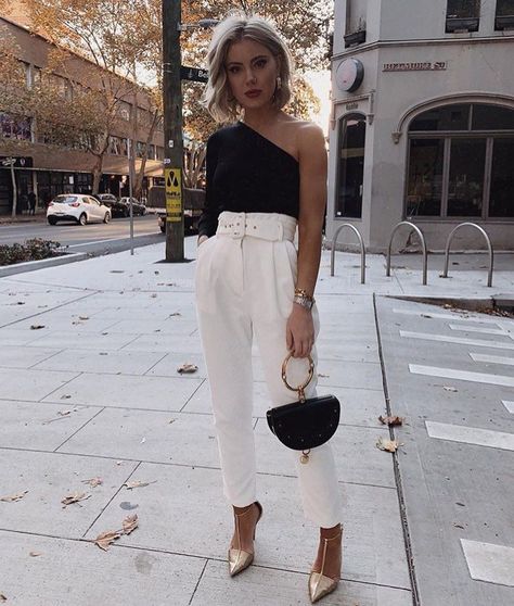 71a58e8cb75904f24cde464161c3e766desc35813205ri Laura Jade Stone, Elegant Outfit Classy, Elegante Casual, Mode Inspo, Jade Stone, Fancy Outfits, Looks Style, White Pants, Elegant Outfit