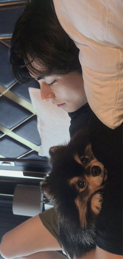 Yohan Kim, Bts Dogs, V Bta, Taehyung Selca, V Bts Wallpaper, 얼굴 그리기, V Video, K Wallpaper, Taehyung Photoshoot