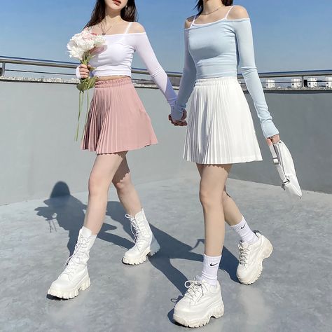 black-up kfashion korean fashion Bff Matching Outfits, Twins Fashion, Matching Outfits Best Friend, Best Friend Outfits, Bff Outfits, Kawaii Fashion Outfits, Korean Girl Fashion, Fashion Attire, Friend Outfits