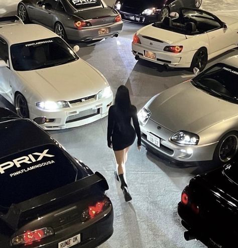 Image Moto, Mobil Drift, Woman Walking, Dark Feminine Aesthetic, Street Racing, Pretty Cars, Drift Cars, Feminine Aesthetic, Car Girl