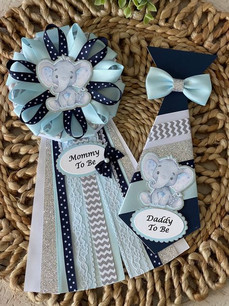 Elephant Themed Baby Shower Corsage Set/blue and Gray Elephant Corsage Set/elephant Boy Mommy to Be Corsage and Daddy to Be Tie Set - Etsy Distintivos Baby Shower, Mommy To Be Corsage, Bebe Shower, Baby Shower Balloon Decorations, Peanut Baby Shower, Grey Baby Shower, Baby Shower Corsage, Baby Shawer, Mommy To Be