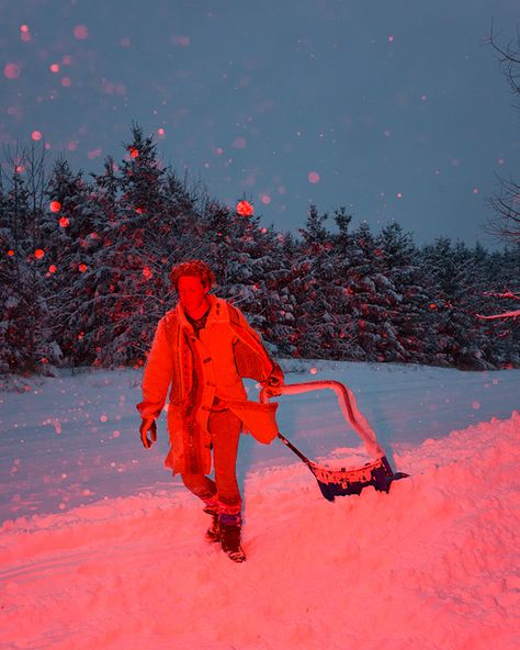 Benoit-paille-photography-it'snicethat-9 Photographie Inspo, Foto Art, Cinematic Photography, Quebec Canada, Foto Inspiration, 인물 사진, Red Light, Photography Inspo, Aesthetic Photography