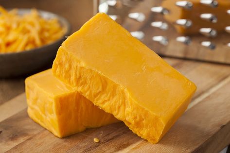 Biotin Rich Foods, Cheddar Cheese Ball, Cheese Recipes Homemade, Cheese Making Recipes, Fondue Recipes Cheese, Healthy Cheese, Queso Cheddar, Fondue Recipes, Smoked Cheese