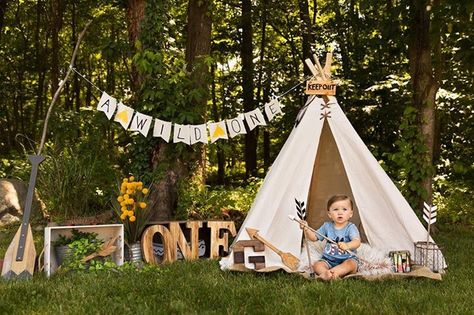 Wild One Photoshoot, One Photoshoot, Boy Birthday Pictures, Jungle Theme Birthday Party, Baby Birthday Photoshoot, First Birthday Photography, Boys First Birthday Party Ideas, Boys 1st Birthday Party Ideas, 1st Birthday Pictures