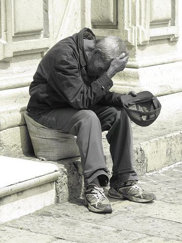 This is an amazing story of how one very poor old man touched the heart of a business tycoon.  What happened at church that day is AMAZING! Bible Class Activities, Old Man Pictures, Concept Art Books, Business Tycoon, Woman Praying, Iron Man Arc Reactor, Man Coat, Photos Of Men, Man Praying