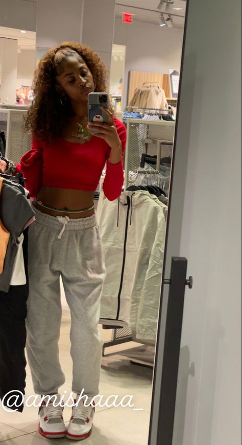 Comfortable Outfits Lazy Days, Bred 4s, Cherry 11, Streetwear Fashion Black, Fly Outfit, Earthy Outfits, Chill Fits, Mirror Pics, Tomboy Style Outfits