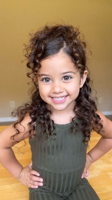 Curly Hair Baby, Describe Her, 5 Minute Hairstyles, Hairstyle Examples, Kids Curly Hairstyles, Cute Curly Hairstyles, Tag Friends, Curly Afro, Curly Girl Hairstyles