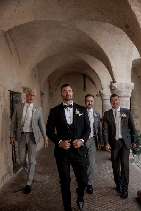 Groomsmen Tuxedos, Groom And Groomsmen Suits, Wedding Outfits For Groom, Wedding Tux, Groom Wedding Attire, Wedding Outfit Men, Groom And Groomsmen Attire, Wedding Money, Wedding Suits Groom