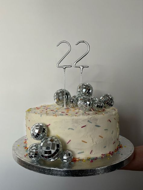 Trendy Cakes 2022 Birthday, Disco Ball Bday Cake, Disco Ball Birthday Cake, Disco Birthday Cake, 22 Birthday Cake, Bolo Taylor Swift, Disco Ball Cake, Disco Cake, Taylor Swift Cake