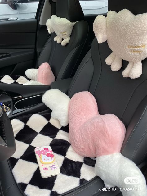 Car Tan Interior Decor, Aesthetic Car Floor Mats, Car Pillow Decor, Car Designs Ideas, Kawaii Car Decor, Sanrio Car Decor, Cute Car Mats, Car Astethic Interior, Aesthetic Car Interior Decor