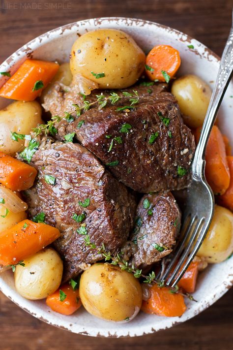 Chuck Roast Potatoes And Carrots, Roast Potatoes And Carrots, Pot Roast With Carrots, Pot Roasts, Crockpot Pot Roast, Perfect Pot Roast, Roasted Potatoes And Carrots, Big Dinner, Carrots Potatoes