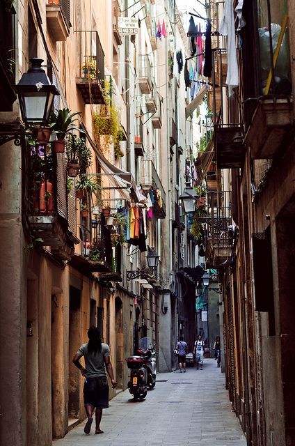 Old barcelona, Spain... - For more travel inspiration visit www.travelerhype.com #travel #spain #barcelona Old Barcelona, Barcelona Gaudi, Barceloneta Beach, Peisaj Urban, Voyage Europe, Salou, Aesthetic Stuff, Vatican City, Future Travel