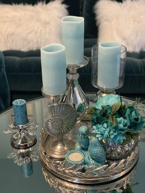 tabletop decor Teal Centerpieces, Coffee Table Centerpiece, Bathroom Accessories Design, Table Centerpieces Diy, Diy Beach Decor, Coffee Table Living Room, Classy Living Room, Coffee Table Centerpieces, Luxury Modern Homes