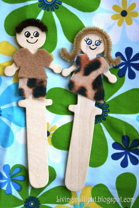 Adam and Eve stick puppets - fun for toddlers (and all ages, really) Adam And Eve Craft, Adam And Eve Bible, Sunday School Projects, Children's Church Crafts, Bible Story Crafts, Preschool Bible, Christian Crafts, Visual Aid, Bible Crafts For Kids