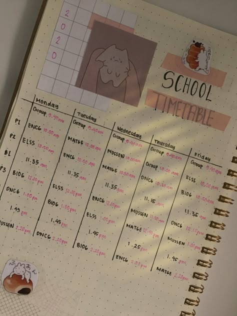 Timetable Ideas Aesthetic, Study Timetable Template, Timetable Design, School Journals, School Timetable, Bulletin Journal Ideas, School Organization Notes, Desain Signage, Bullet Journal Mood