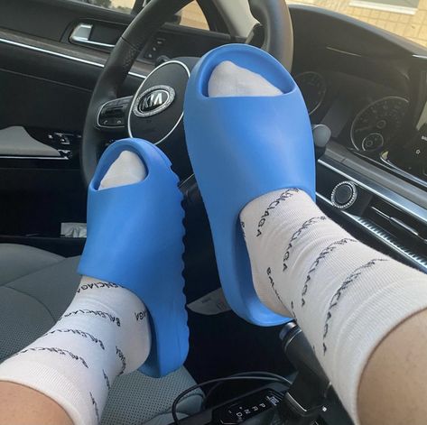 Blue Yeezy Slides Outfit, Blue Yeezy Slides, Yeezy Slides Outfit, Slippers Outfit, Slides Outfit, Blue Slippers, Yeezy Slides, Nike Slides, Shoe Ideas