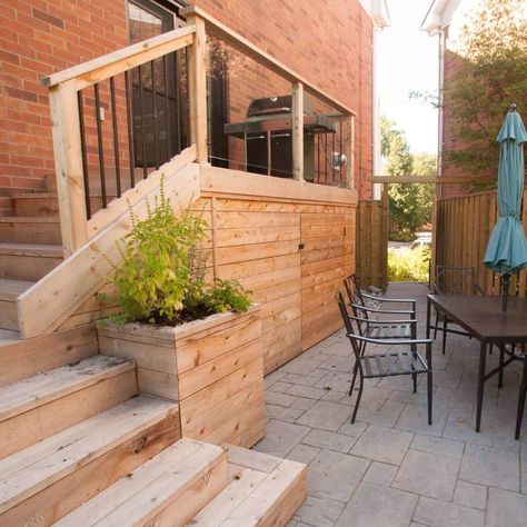 10 Inspiring Deck Designs—Big & Small | Family Handyman Small Deck Ideas With Stairs, Small Deck With Stairs, Wood Porch Railings, Deck With Stairs, Small Deck Designs, Wood Deck Designs, Raised Patio, Patio Deck Designs, Building A Pergola