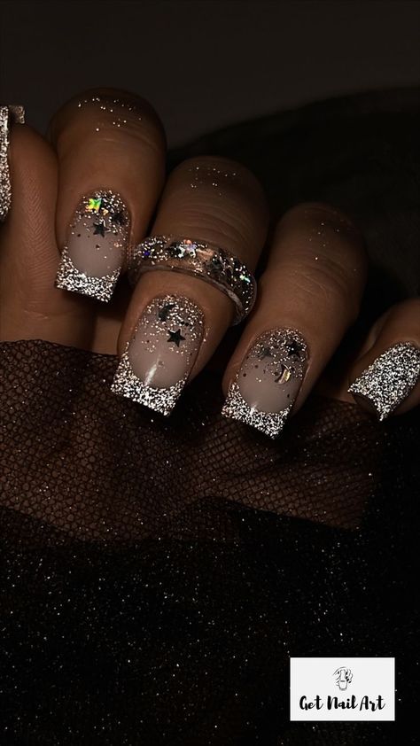 Nail Design For New Years Eve, Nails Ideas For Christmas New Years, Holiday French Tip Nails Classy, Nail Art Designs For New Years, Nail Art New Years Eve, Nail Designs Sparkle Glitter, Christmas And New Year Nails Short, New Year Toe Nail Designs, Sparkly Xmas Nails