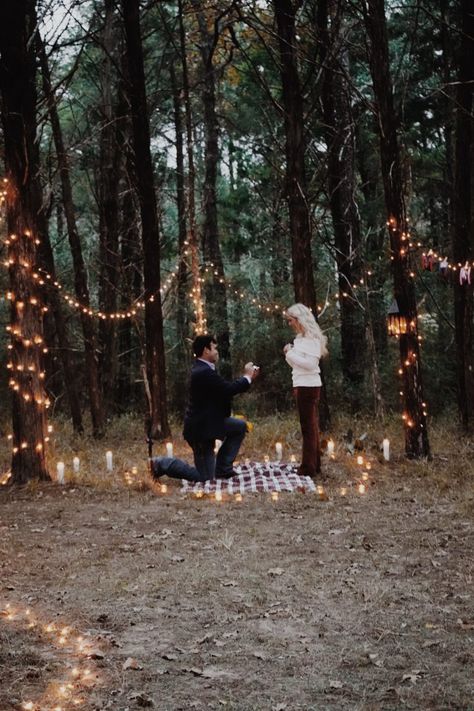 Wood Proposal Ideas, Proposal Set Up Ideas Outside Winter, Special Proposal Ideas, Proposal Ideas In The Woods, Woods Proposal Ideas, Fall Wedding Proposal Ideas, Outdoor Proposal Ideas Woods, Proposal Ideas Woods, Rustic Proposal Ideas