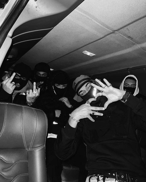 Gangster Rap Aesthetic, Drill Rapper Aesthetic, Rap Aesthetic Black And White, Trapping Aesthetic, Geng Geng Wallpaper, Gangsta Wallpaper Gangsters, Black Rappers Aesthetic, Gangster Boy Aesthetic, Dark Trap Aesthetic