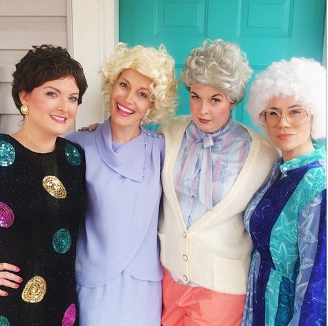 Golden Girls Costume, Golden Girls Costumes, Diy Fantasia, Diy Group Halloween Costumes, Meme Costume, Halloween Parejas, Cute Group Halloween Costumes, Clever Halloween, Easy Diy Costumes