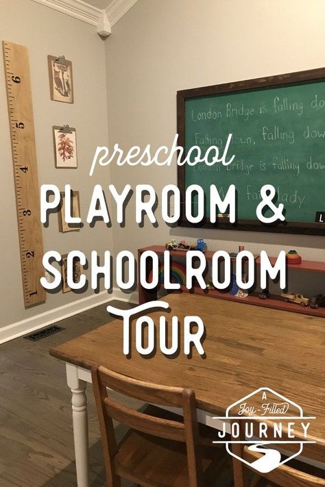 Home School Playroom Ideas, Playroom And School Room Ideas, Homeschool Playroom Ideas, Homeschool Room Wall Decor, Playroom And Homeschool Room, Homeschool Basement, Homeschool Kitchen Classroom, Homeschool Playroom Combo, Elementary Homeschool Room