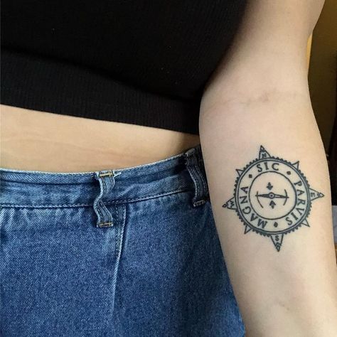 Uncharted Tattoo, Tattoo Ideas 2022, Sharpie Tattoo, Sic Parvis Magna, Nautical Compass Tattoo, Uncharted Game, Hippie Tattoo, Small Tats, Sharpie Tattoos