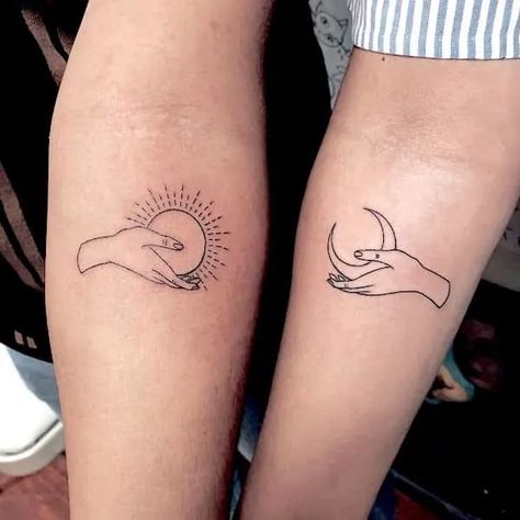 Matching Bff Tattoos, Matching Friend Tattoos, Cute Matching Tattoos, Matching Best Friend Tattoos, Bestie Tattoo, Tato Henna, Sibling Tattoos, Inspiration Tattoos, Bff Tattoos