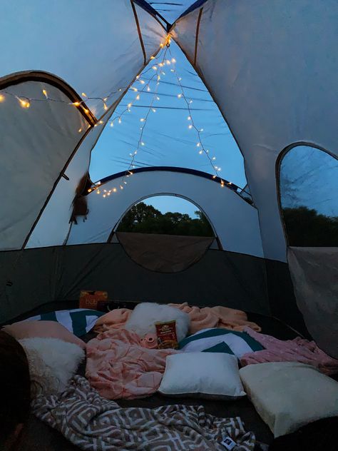 Tent, Blankets, Camping, Bed