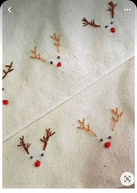 Simple Winter Embroidery, Hand Embroidery Collar, Simple Embroidery Christmas, Simple Christmas Embroidery Patterns, Christmas Embroidery Simple, Hand Embroidery Kids Clothes, Simple Christmas Embroidery Designs, Easy Christmas Embroidery, Simple Christmas Embroidery