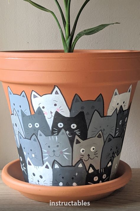 Painted Cats, Terra Cotta Pot Crafts Diy, Flower Pot Art, Terra Cotta Pot Crafts, Painted Pots Diy, Painted Plant Pots, Stones Art, Terracotta Flower Pots, Rocks Painted