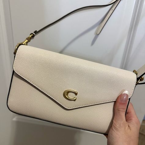 Coach - Wyn Crossbody Bag in White White Coach Purse, Coach Crossbody Bag, Coach Crossbody, Coach Purse, White Brand, Coach Handbags, Sling Bag, Crossbody Bag, Purse