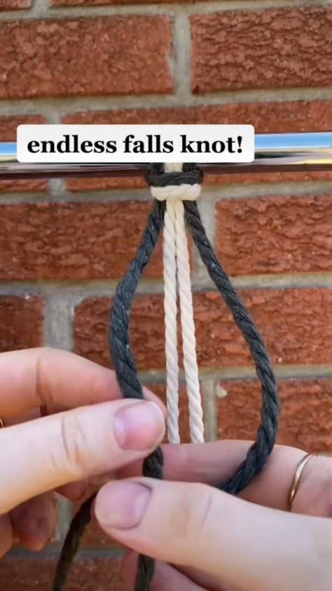 Trending Macrame, Endless Falls Knot, Macrame Knot Tutorial, Quirky Crafts, Hannah Ideas, Ur Gay, Simpul Makrame, Macrame Inspiration, Knot Tutorial