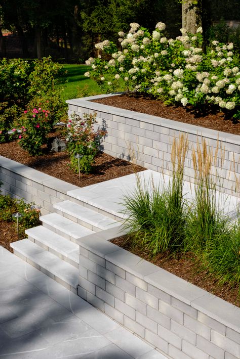 Wall Block Ideas, Retaining Wall Ideas, Backyard Retaining Walls, How To Landscape, Retaining Wall Design, Front Yard Landscape, Sloped Yard, Sloped Backyard, Landscaping Retaining Walls