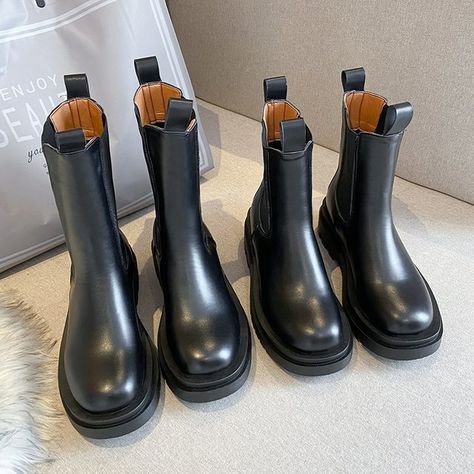 Chunky Boots Women, Women Winter Shoes, Pu Boots, Platform Heels Boots, Botas Chelsea, Boots Chunky, Equestrian Boots, Ankle Boots Black, Les Miserables